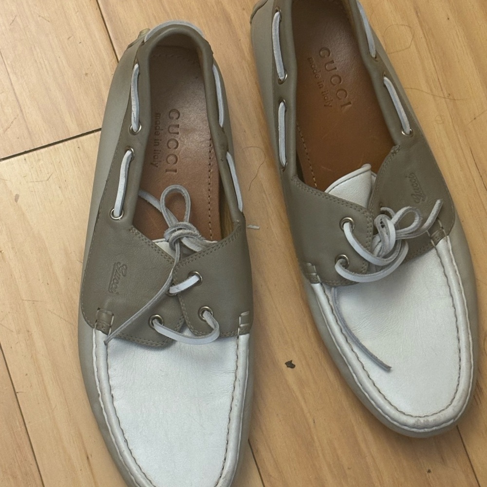 Gucci Men's Beige and White Boat Shoes